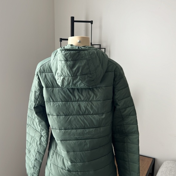 Amazon Basics Lightweight Waterproof Puffer Jacket Men's Packable Winter Jacket - Picture 7 of 10